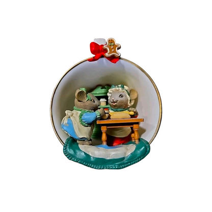 1989 "Christmas Cookin" Third in the "Cozy Cup" Series (Kitchen)