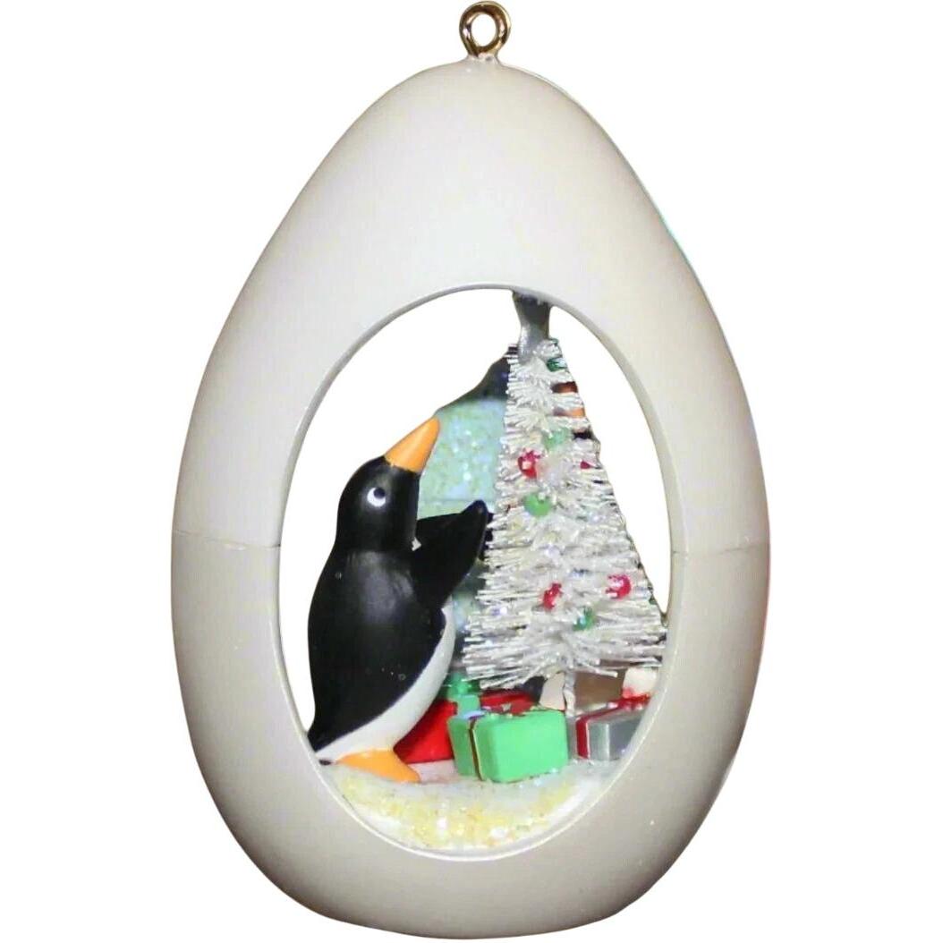 1989 Decorating Tree Hallmark Ornament (Winter Surprise) QX4272