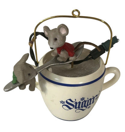 1989 Loving Spoonful Hallmark Ornament (Mouse) QLX7262