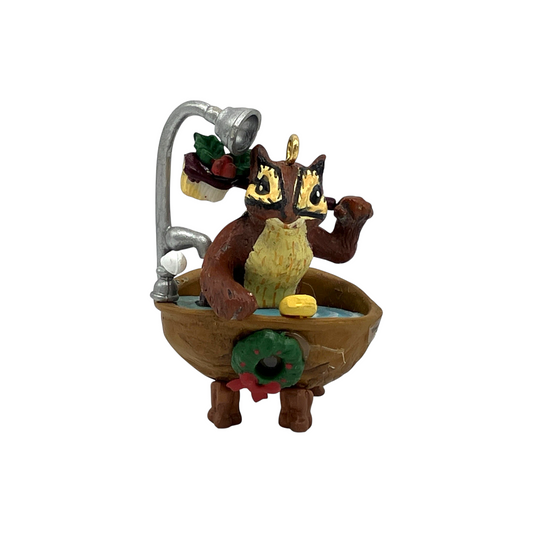 1989 Scrub-A-Dub Squirrel - First in the "In a Nutshell" Series (In a Nutshell)