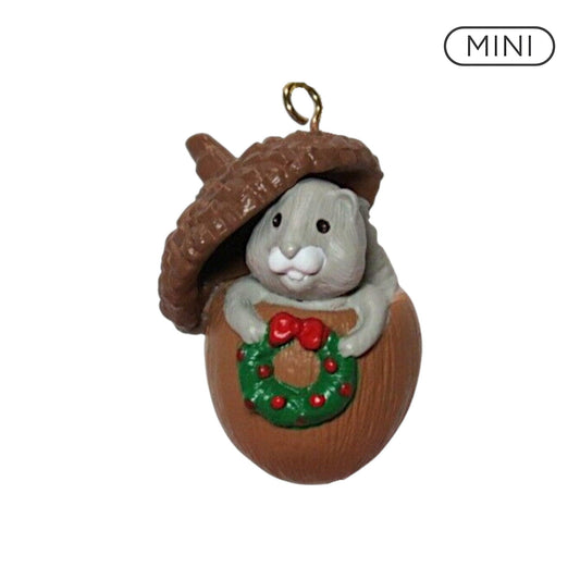 1989 Acorn Squirrel Hallmark Ornament (Animal) QXM5682 Image1
