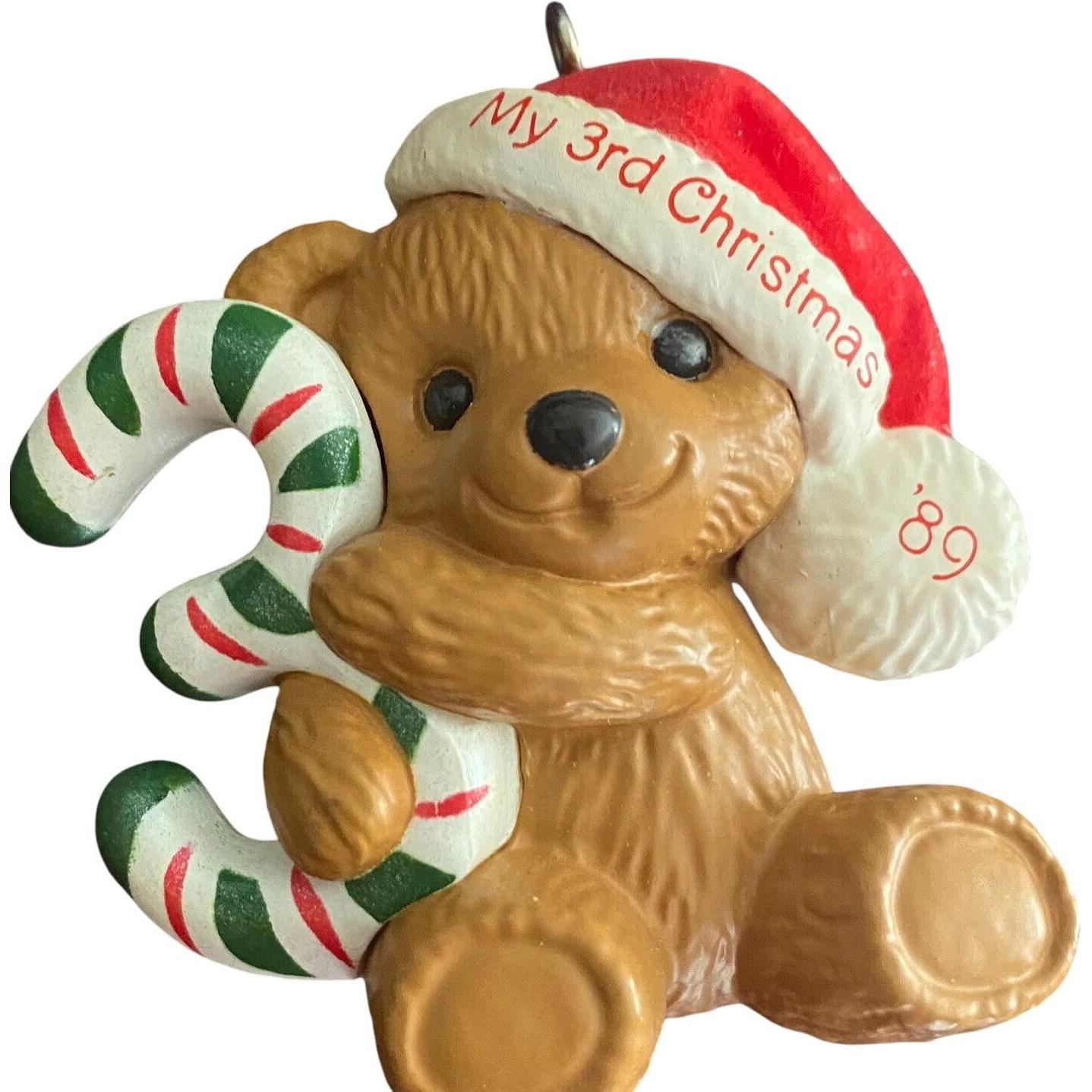 1989 Child's Third Christmas Hallmark Ornament (Child's Age Collection) QX4695