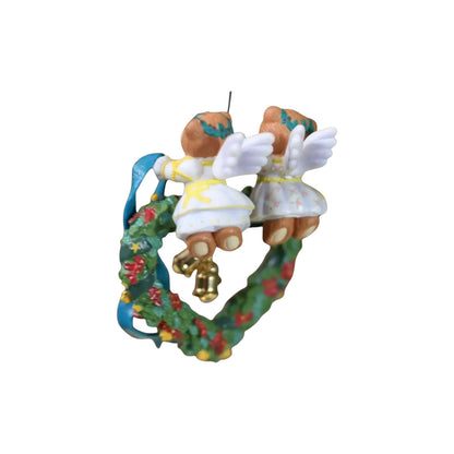 1990 Bearing Holiday Wishes (Wreath)