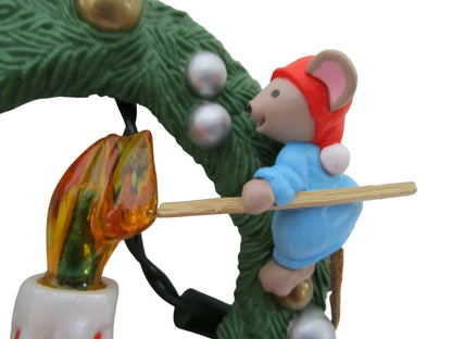 1990 Chris Mouse Wreath Hallmark Ornament (Chris Mouse) QLX7296