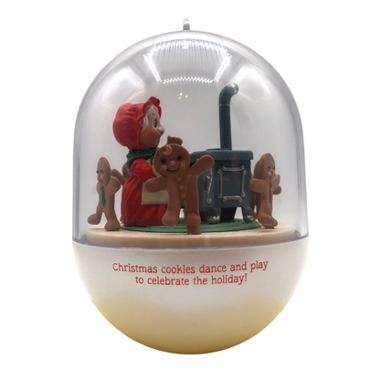 1990 Mrs. Santa's Kitchen Hallmark Ornament (Magic Light & Motion) QLX7263