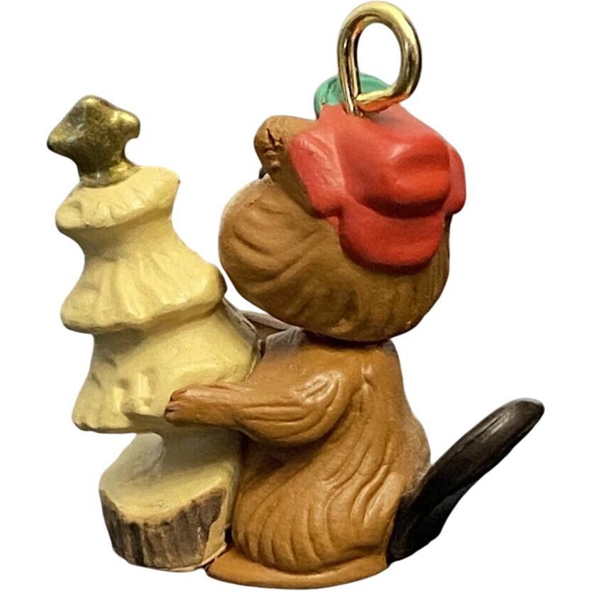 1990 Busy Carver Hallmark Ornament (Beaver) QXM5673