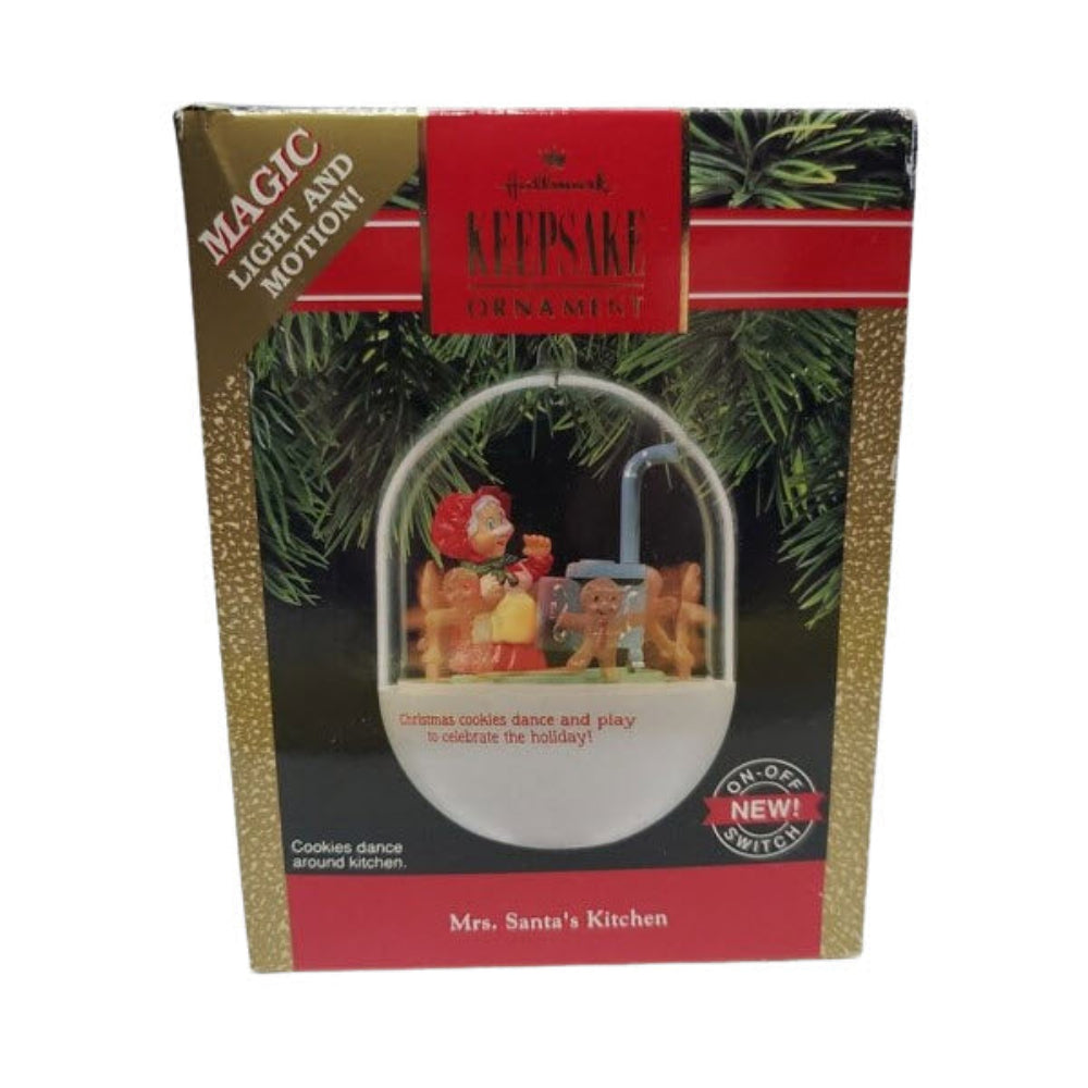 1990 Mrs. Santa's Kitchen Hallmark Ornament (Magic Light & Motion) QLX7263