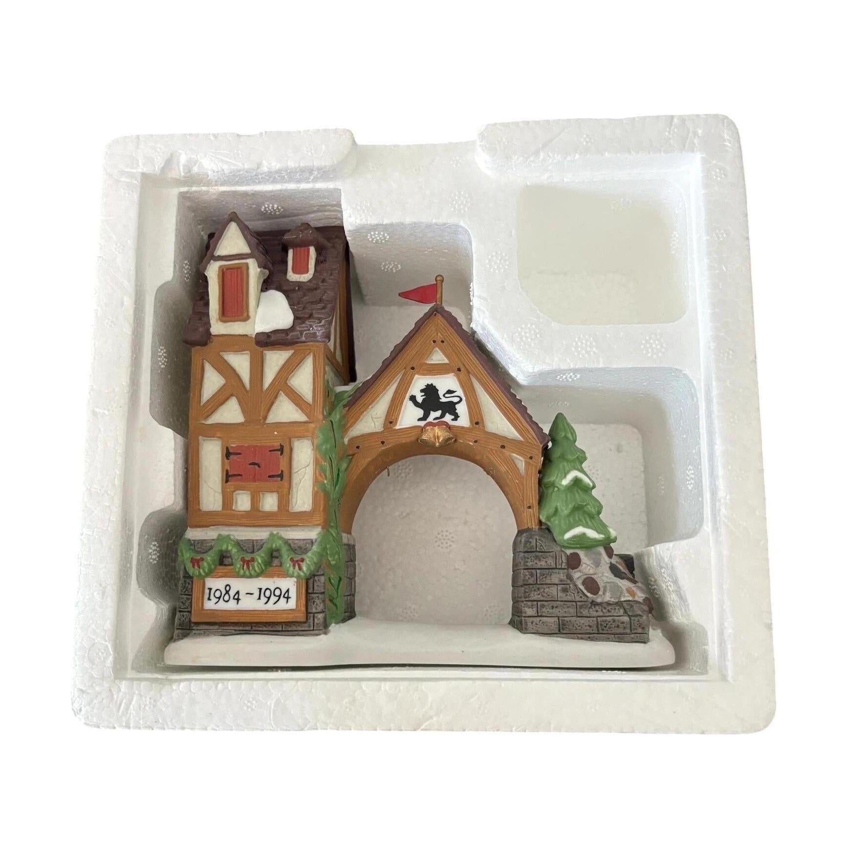 1990 Postern - Dickens' Village Series Department 56 9871-0 Image6