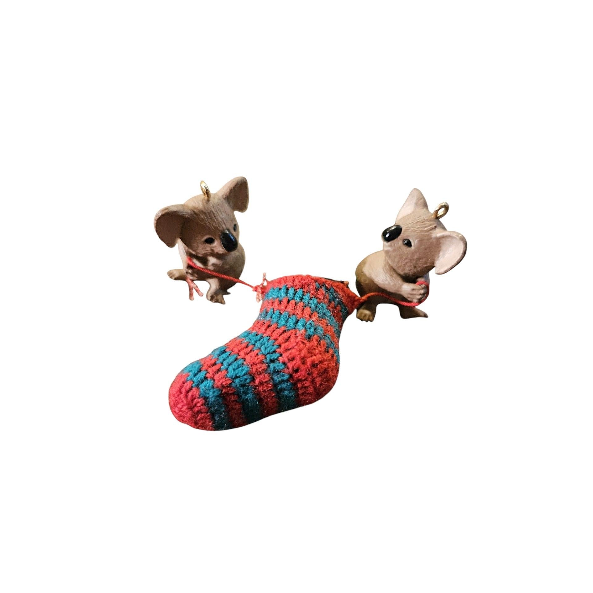 1990 Stocking Pals Hallmark Ornament (Stocking) QX5493 Image3