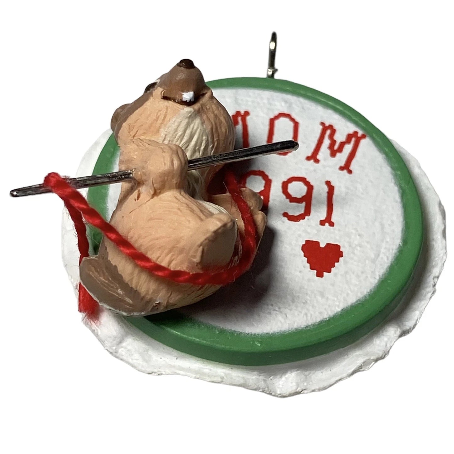 1991 Mom Hallmark Ornament (Chipmunk & Squirrel) QXM5699