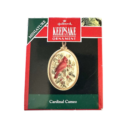 1991 Cardinal Cameo (Bird) Hallmark Ornament QXM595-7 Image2
