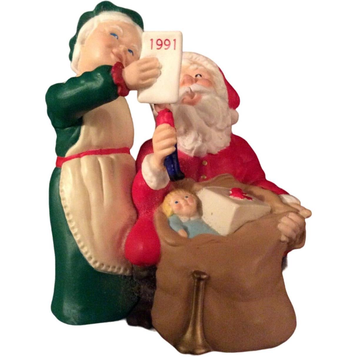 1991 Checking His List Hallmark Ornament (Mr. and Mrs. Claus) QX4339