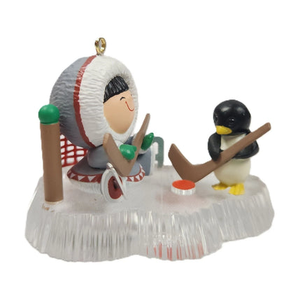 1991 Ice Hockey Hallmark Ornament (Frosty Friends) QX4327