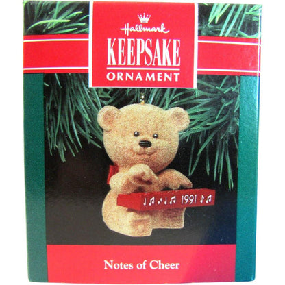 1991 Notes of Cheer Hallmark Ornament (Bear) QX5357