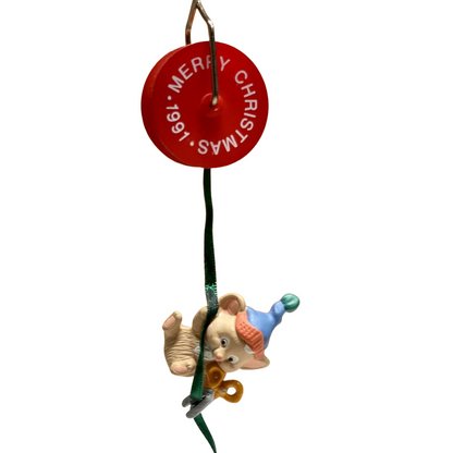1991 On a Roll Hallmark Ornament (Mouse) QX5347 Image5