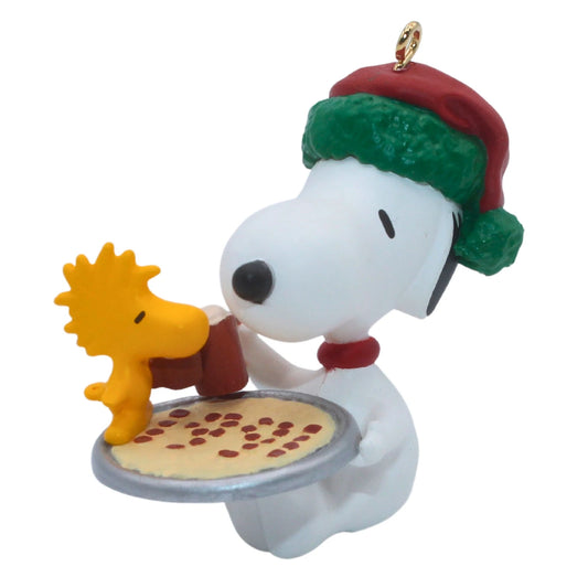 1991 Snoopy and Woodstock Pizza Hallmark Ornament (Peanuts) QX5197