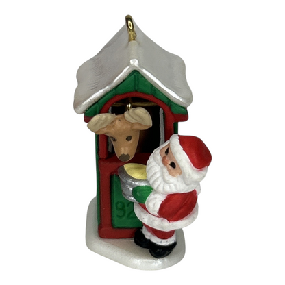 1992 Feeding Time Hallmark Ornament (Santa Claus) QXM5481