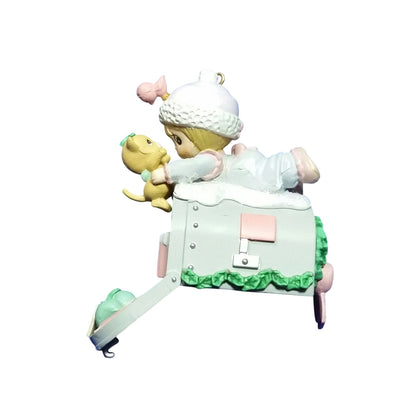 1992 Holiday Expressions - "Friendship is the best gift of all" (Precious Moments)