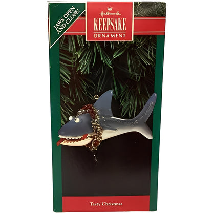 1992 Tasty Christmas Hallmark Ornament (Animal) QX5994