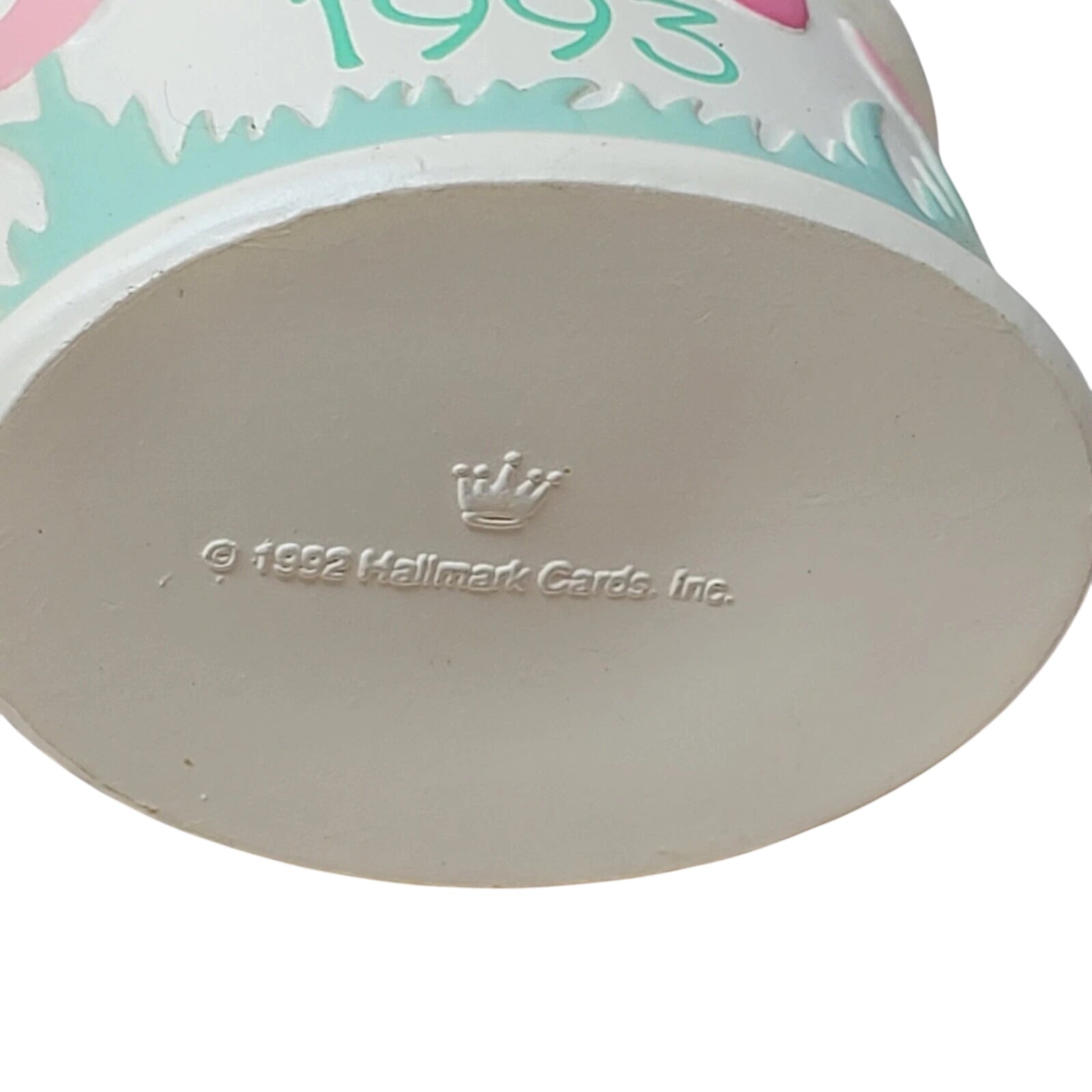 1992 Backyard Bunny Hallmark Ornament (Easter) QEO8405