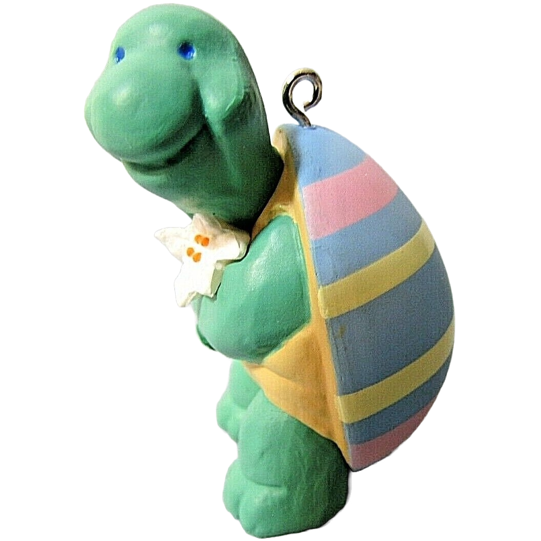 1992 Best-Dressed Turtle Hallmark Ornament (Easter) QEO8392