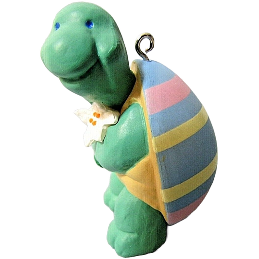 1992 Best-Dressed Turtle Hallmark Ornament (Easter) QEO8392