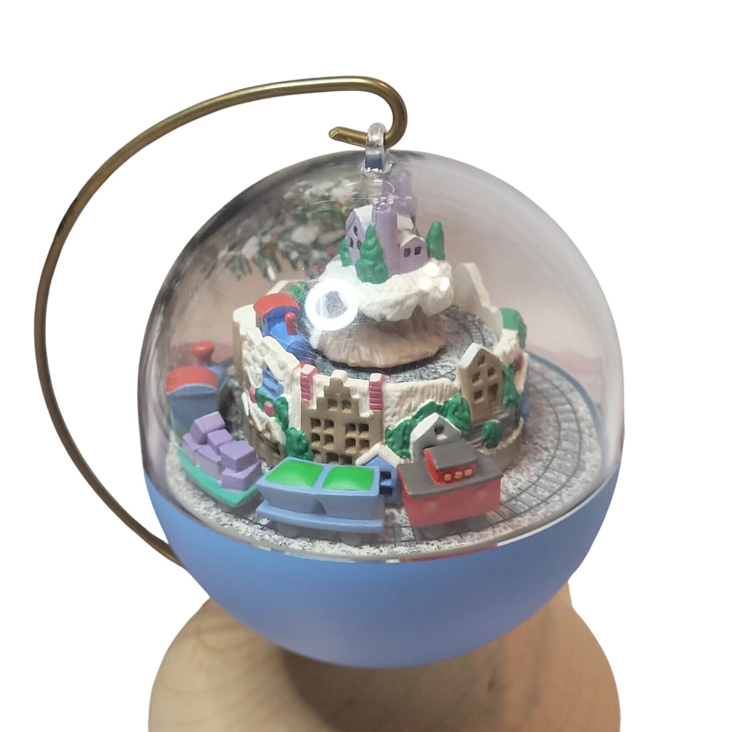 1992 Continental Express Hallmark Ornament (Magic Globe) QLX7264 Image1