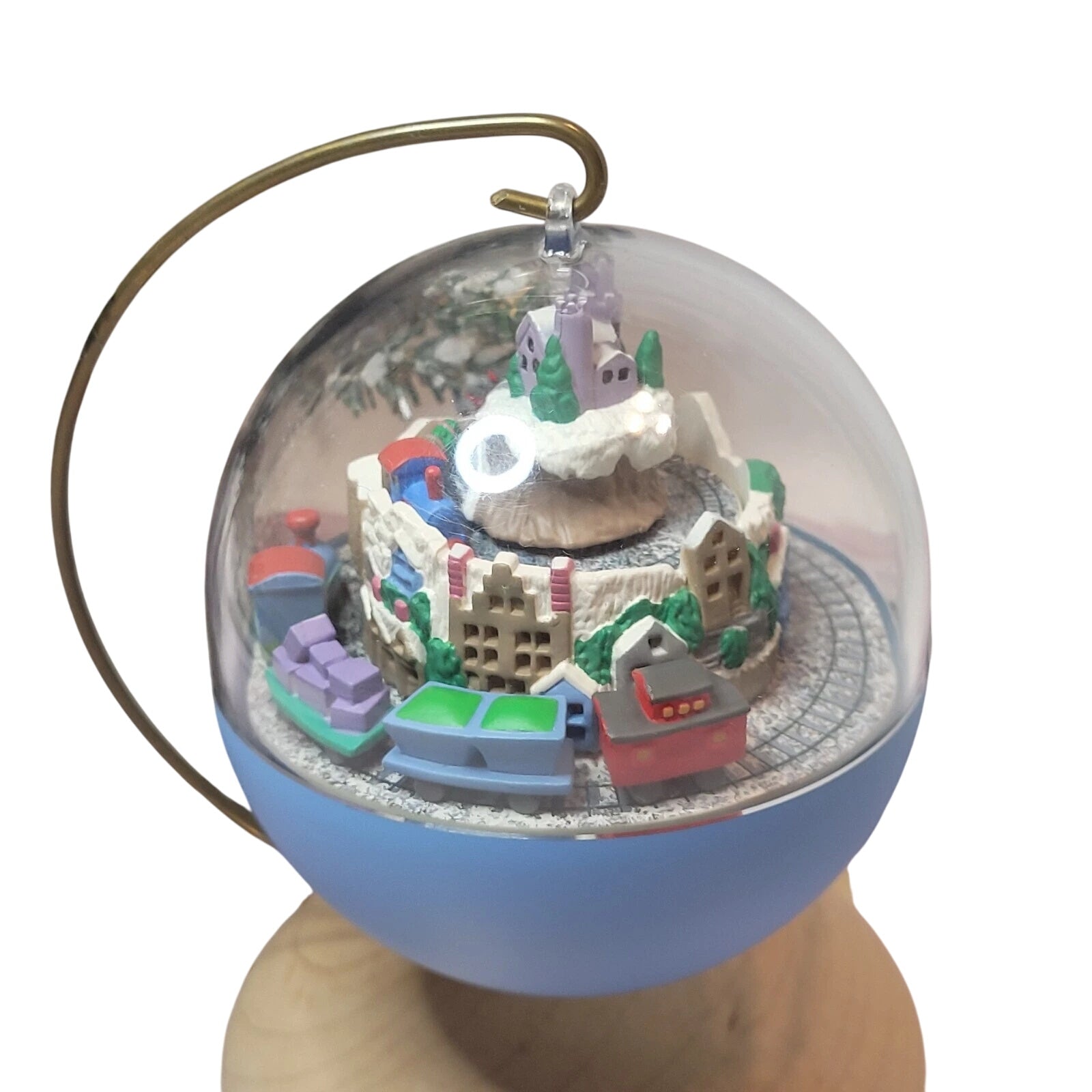 1992 Continental Express Hallmark Ornament (Magic Globe) QLX7264 Image1