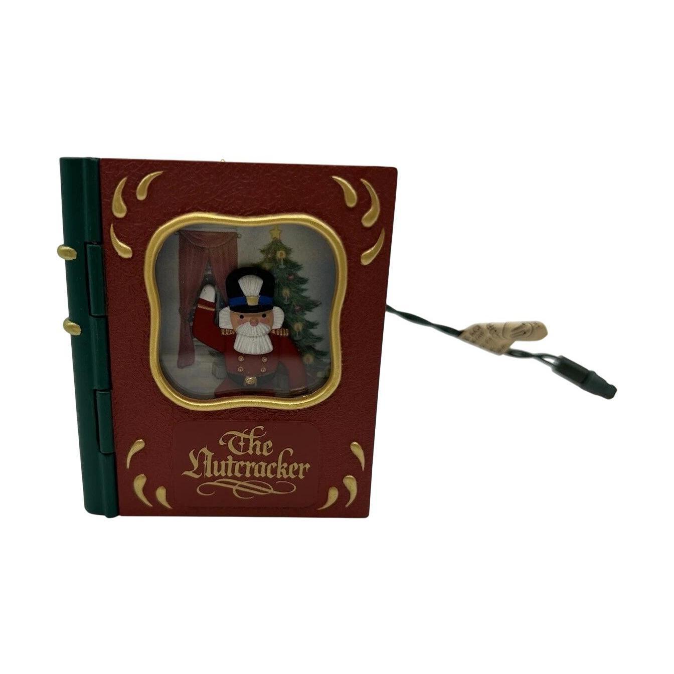 1992 Dancing Nutcracker Hallmark Ornament (Soldier) QLX7261 Image4