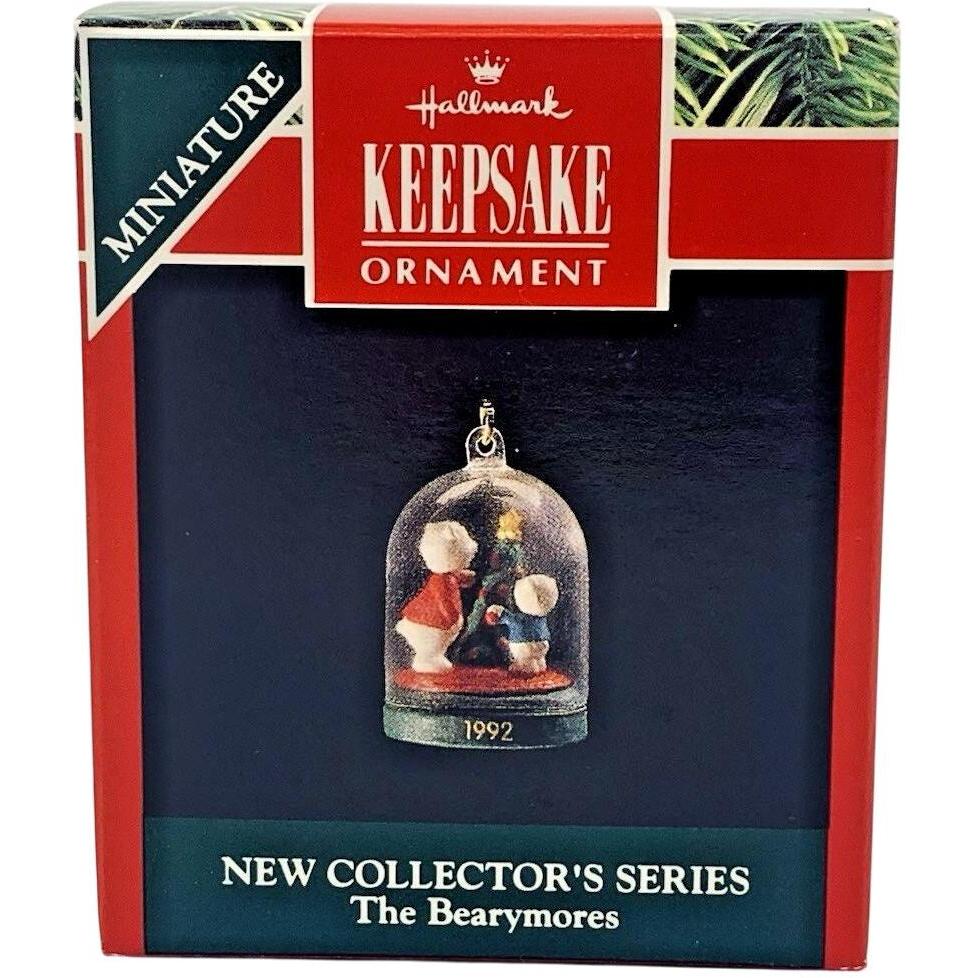 1992 Decorating the Tree Hallmark Ornament (The Bearymores) QXM5544