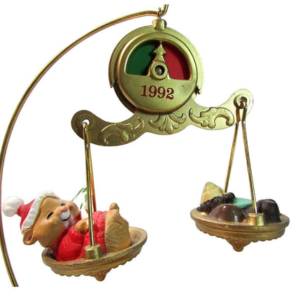 1992 Fun on a Big Scale Hallmark Ornament (Mouse) QX5134