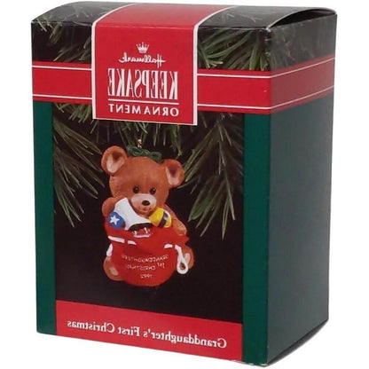 1992 GrandDaughter's First Christmas Hallmark Ornament (GrandDaughter) QX4634