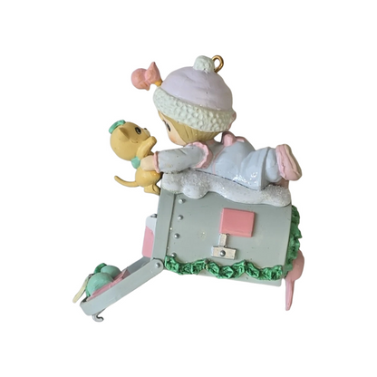 1992 Holiday Expressions - "Friendship is the best gift of all" Enesco Ornament (Precious Moments) 831247 Image5