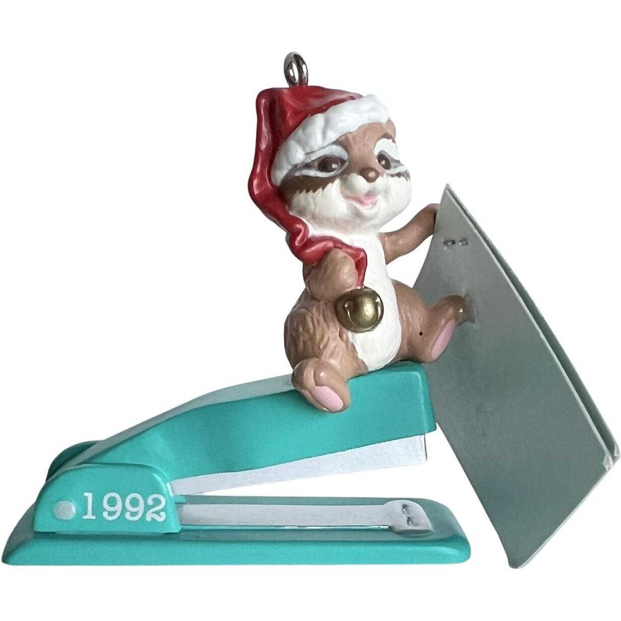 1992 Holiday Memo Hallmark Ornament (Chipmunk & Squirrel) QX5044