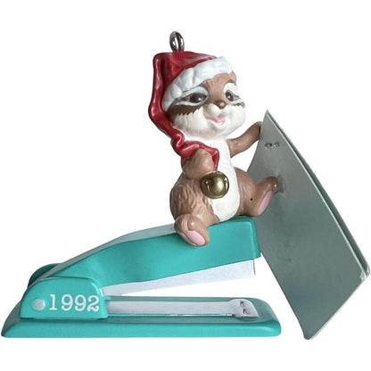 1992 Holiday Memo Hallmark Ornament (Chipmunk & Squirrel) QX5044