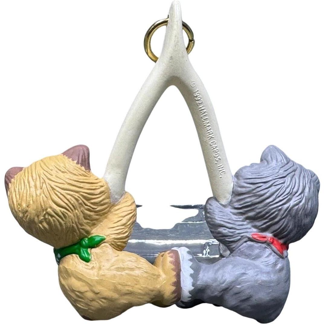 1992 Holiday Wishes Hallmark Ornament (Animal) QX5131