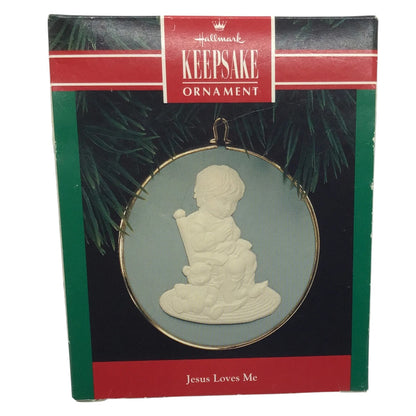 1992 Jesus Loves Me Hallmark Ornament (Religious) QX3024