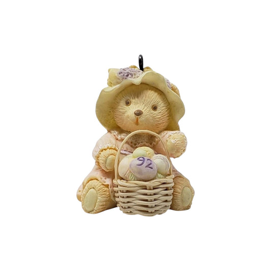 1992 Joy Bearer Hallmark Ornament (Easter Parade) QEO9334 Image1