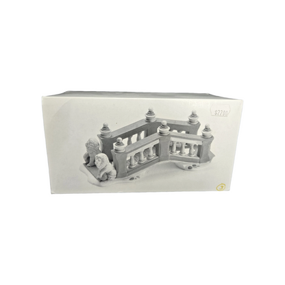 1992 Lionhead Bridge Dickens’ Village Series, item #56.58645 Department 56 1447944 Image8