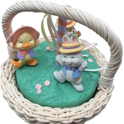 1992 Maypole Stroll Hallmark Ornament (Easter Parade) QEO8395