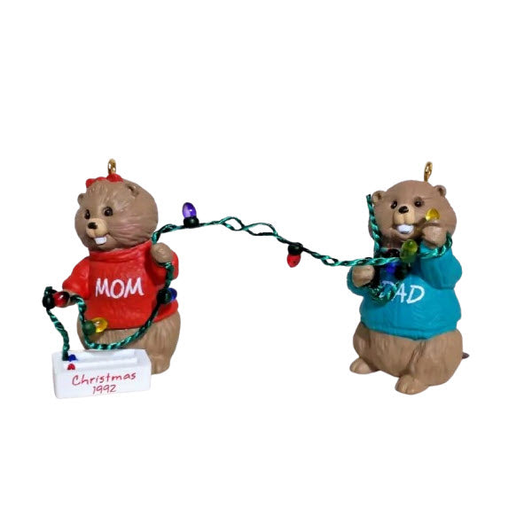 1992 Mom and Dad Hallmark Ornament (Family) QX4671