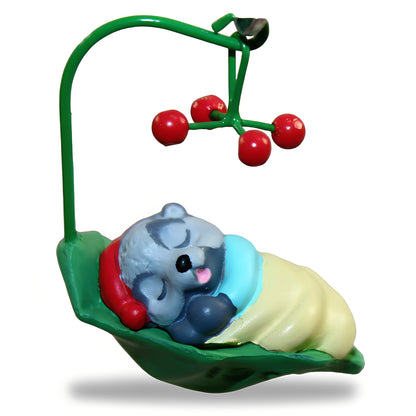 1992 Raccoon in Leaf Hallmark Ornament (Woodland Babies) qxm5444