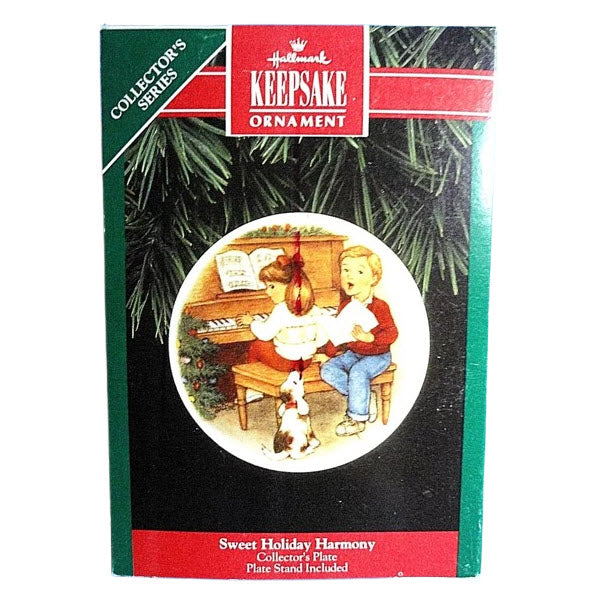 1992 Sweet Holiday Harmony Hallmark Ornament (Collector's Plate) QX4461
