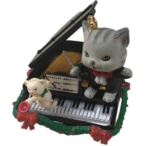 1993 "Holiday Mew-sic" (Kitten)