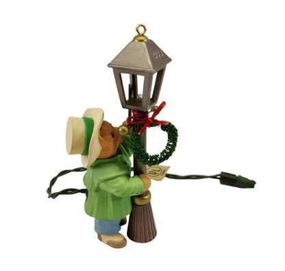 1993 The Lamplighter Hallmark Ornament (Teddy Bear) QLX7192