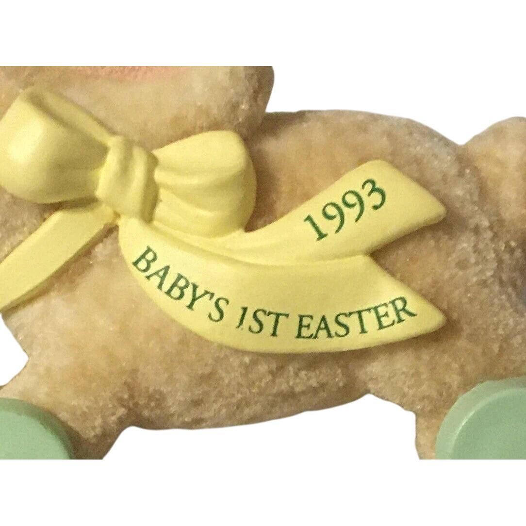 1993 Baby's First Easter Hallmark Ornament (Child's Age Collection) QEO8345