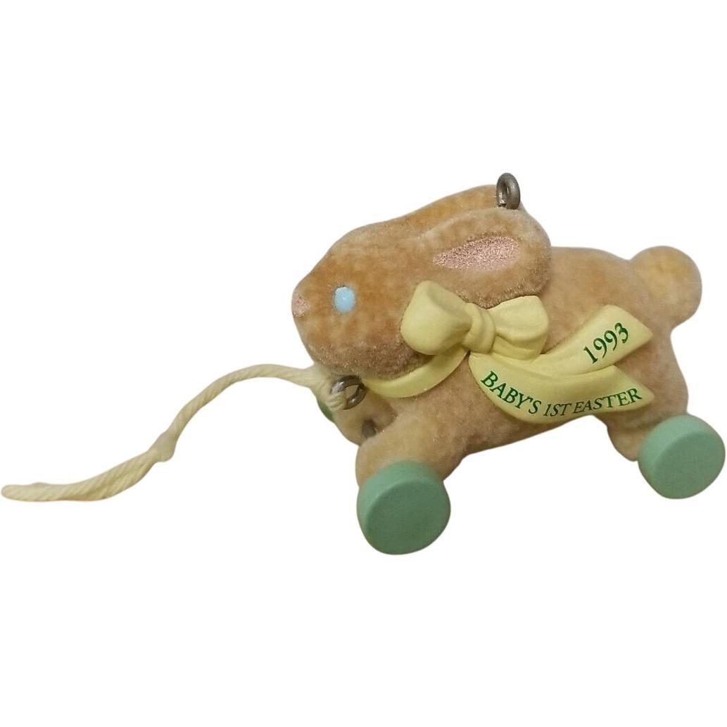 1993 Baby's First Easter Hallmark Ornament (Child's Age Collection) QEO8345