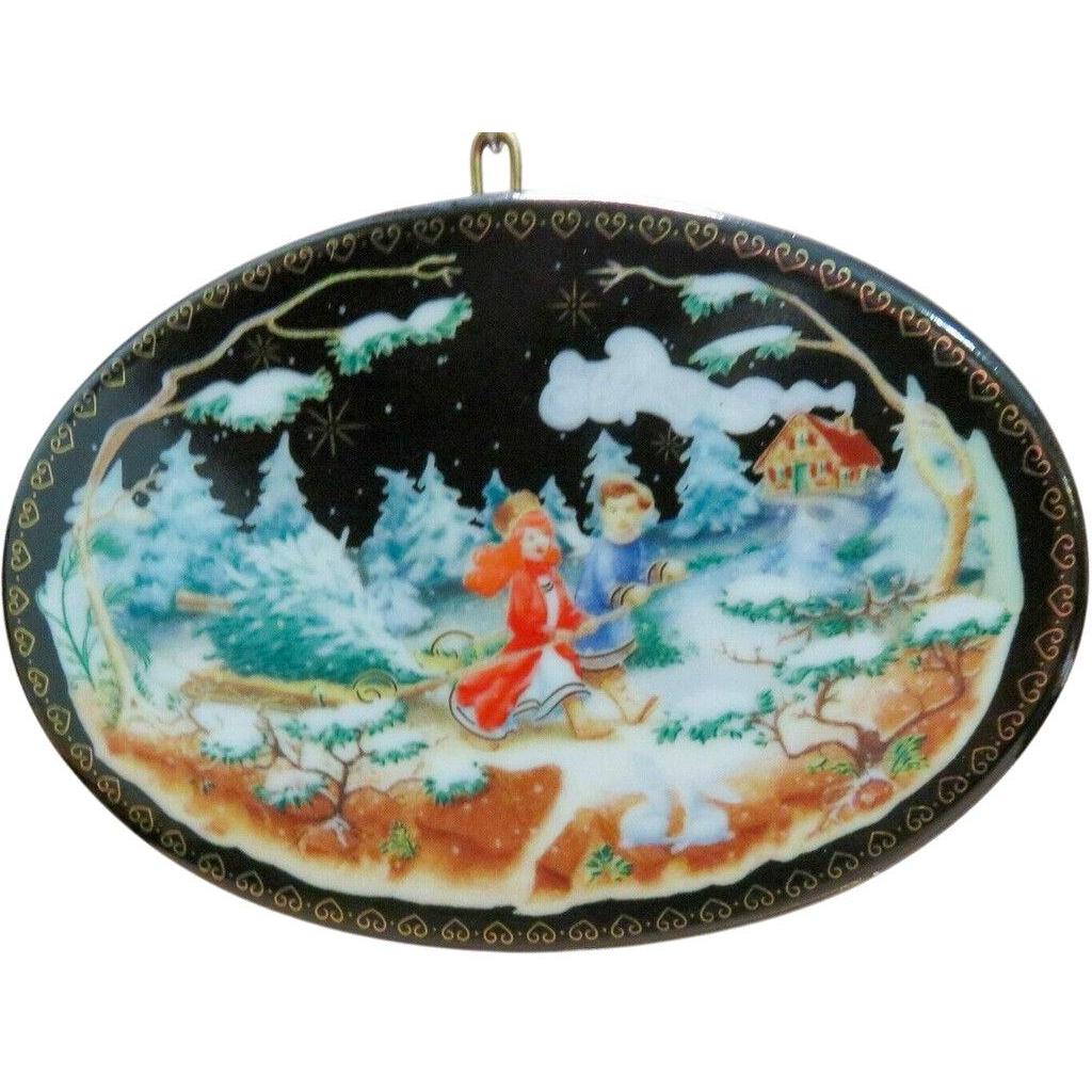 1993 Bring Home the Tree Hallmark Ornament (Holiday Enchanted Collection) QK1042