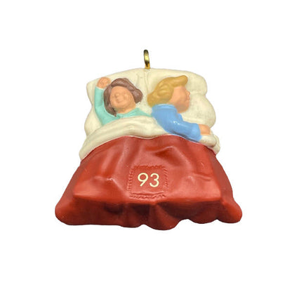 1993 Children In Bed Hallmark Ornament (The Night Before Christmas) QXM5115