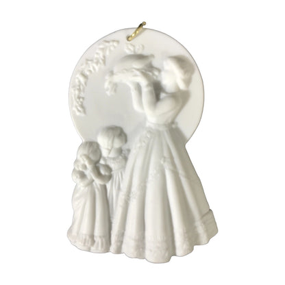 1993 Christmas Feast Hallmark Ornament (Portraits in Bisque Collection) QK1152